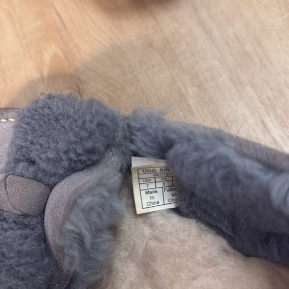 UGG Ansley Fur Bow Grey slippers Size 7 - Picture 4 of 6
